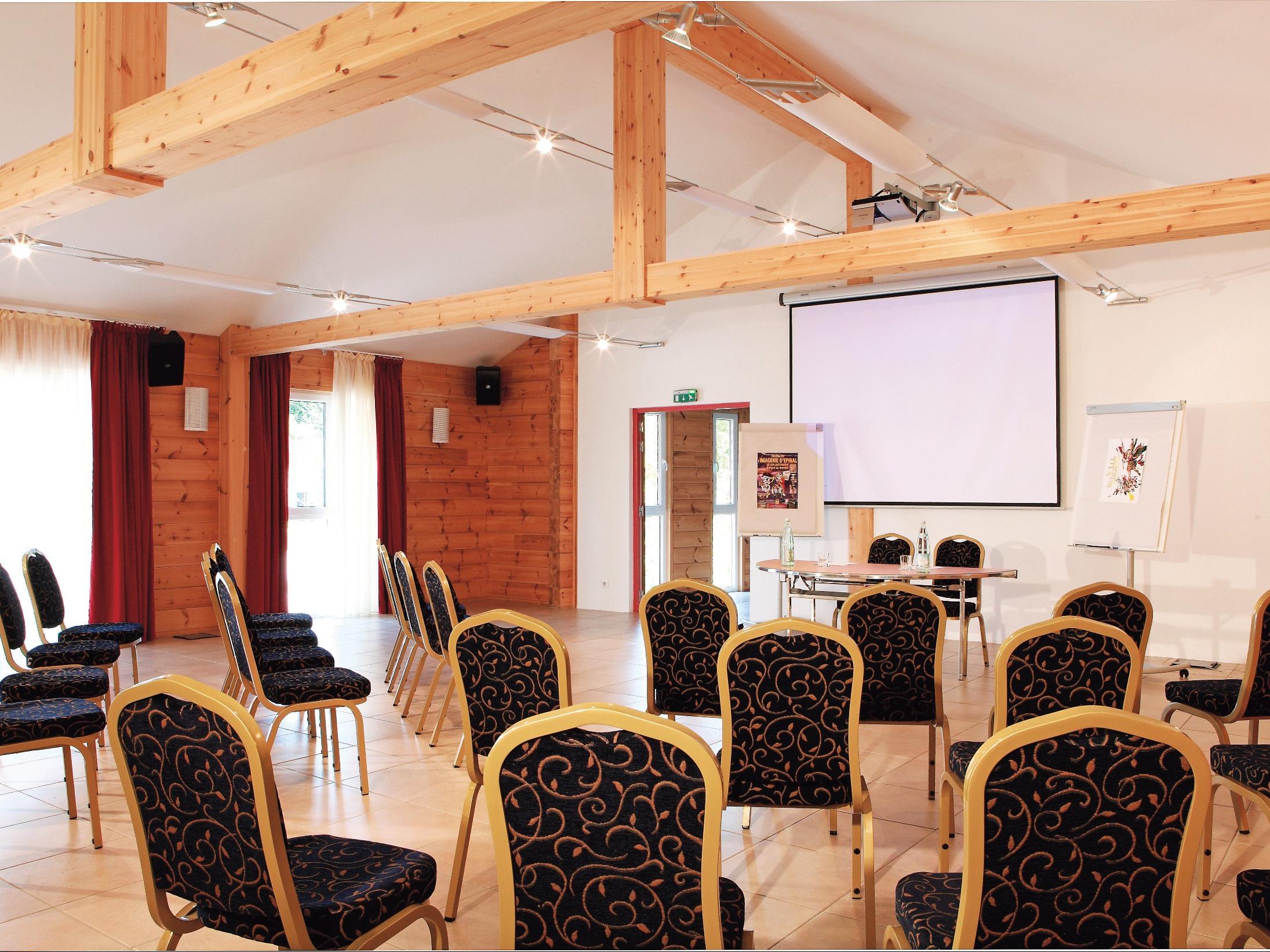 Logis Hotel & Restaurant Des Lacs Celles-sur-Plaine Esterno foto