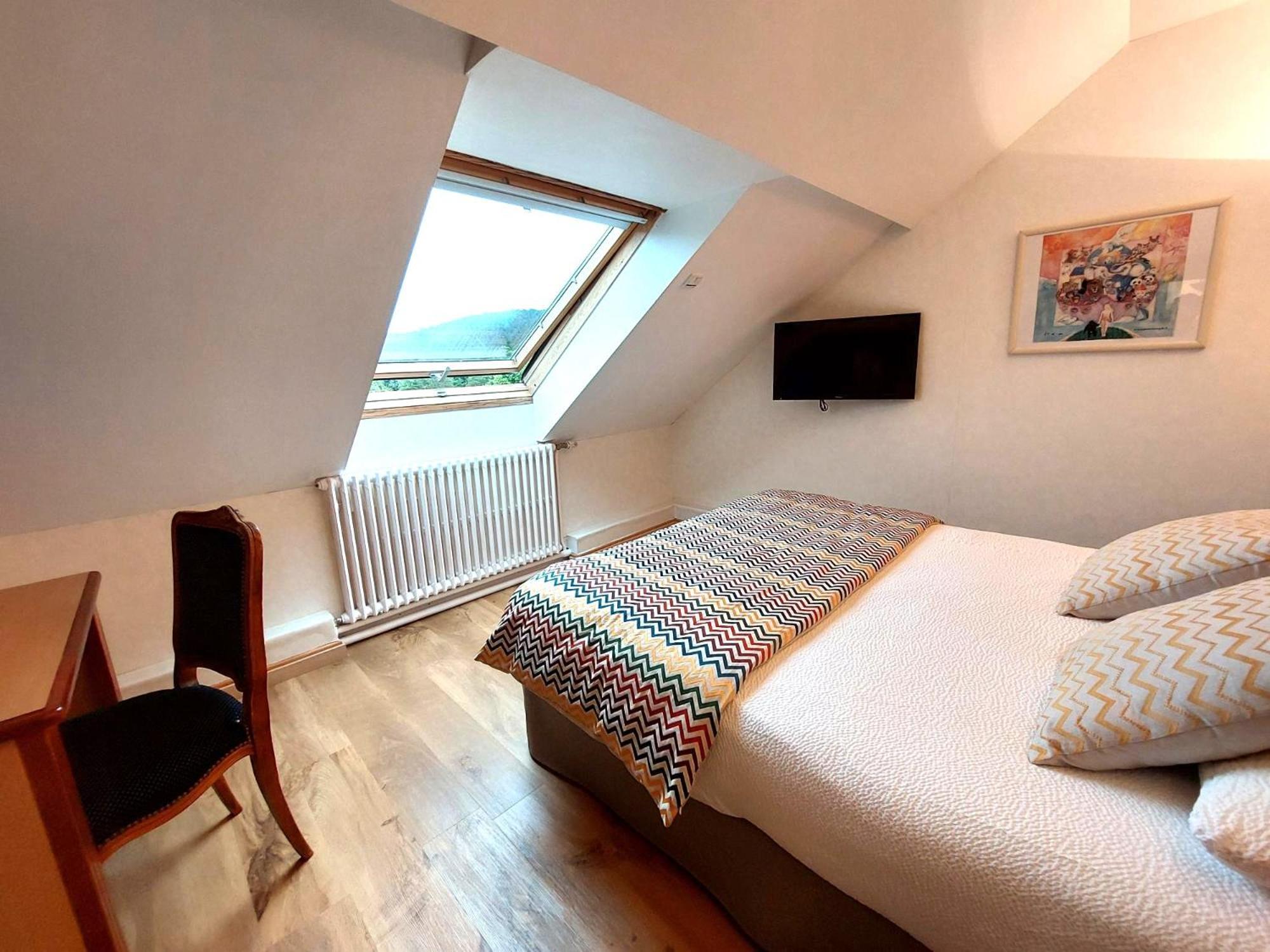 Logis Hotel & Restaurant Des Lacs Celles-sur-Plaine Esterno foto